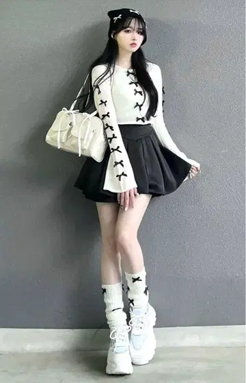 새상품 lovilyn 라비린 통굽 라메 스니커즈 화이트 size M