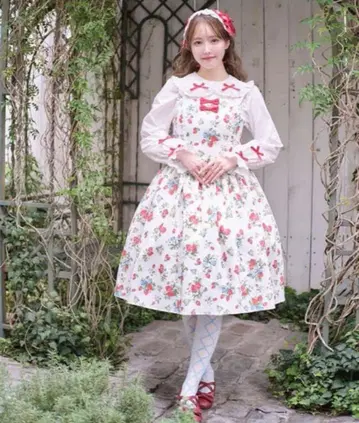 axes femme kawaii 클래식 베리 점프 스커트 딸기 화이트