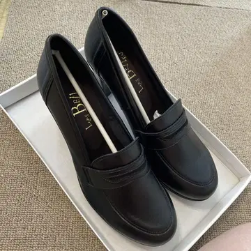 블랙 로퍼 스타일 하이힐