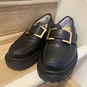 NICAL 가죽 로퍼 골드 버클 통굽