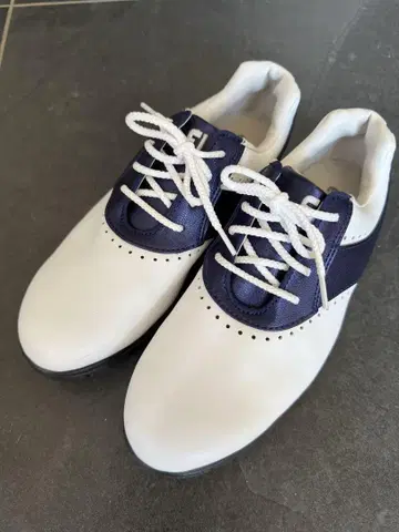 풋조이 새상품급 골프화 여성용 화이트 네이비 23cm