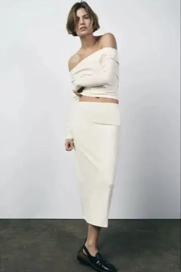 ZARA 소프트 인터락 미디 스커트