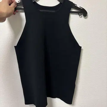 Spick&Span 블랙 슬리브리스 니트