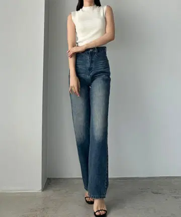 Louere 루 하이웨스트 스트레이트 데님 미사용 새상품 M 사이즈