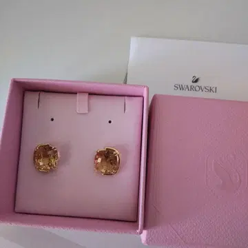 미사용 Swarovski 밀레니아 귀걸이 단종품