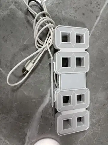 4구 전원 탭 USB 포트 포함 화이트 IKEA