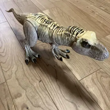 마텔 쥬라기 월드 사이드 어택! 포효하는 T-렉스 전체 길이: 49cm