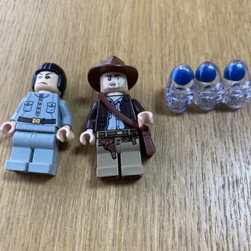 LEGO 인디아나 존스 미니 피규어와 부품