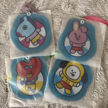 BT21 패스 케이스 키링 4개 세트