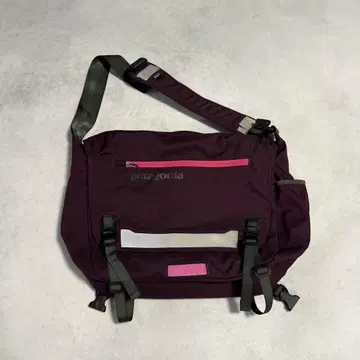 archive patagonia messenger bag tech y2k