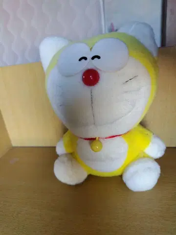 도라에몽 귀 달린 봉제 인형 옐로우 컬러 레어