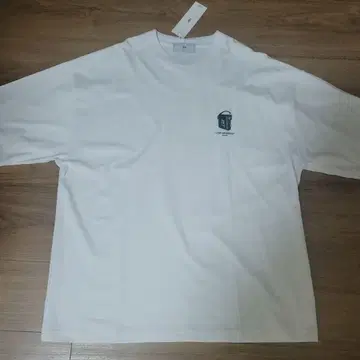 ills 화이트 T셔츠 L 사이즈