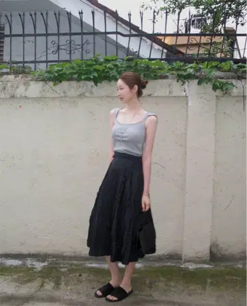 atelier edition 스퀘어넥 T셔츠