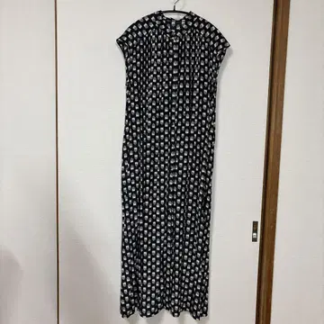 슬리브리스 드레스 사이즈 9 네이비 계열
