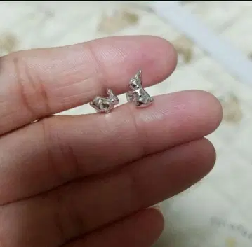 실버 귀걸이 토끼