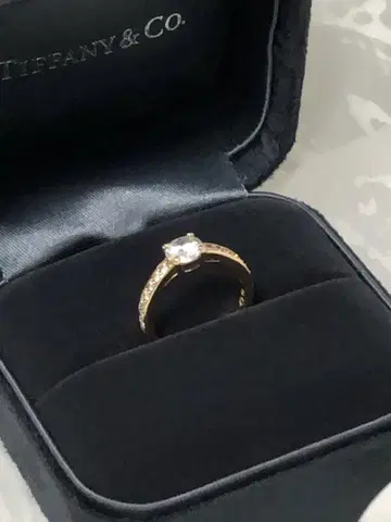 SWAROVSKI 애트랙트 라운드 크리스탈 파베 반지 핑크 골드