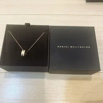 Daniel Wellington 핑크 골드 목걸이