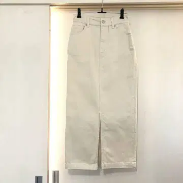 나노 유니버스 타이트 스커트 크림