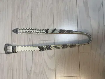 장식 버클 포함 화이트 벨트 스터드 벨트 구제 의류