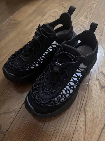 KEEN 킨 샌들