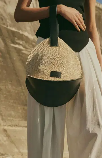 [ OMMO ] CIRCLE STRAW BAG 카고백