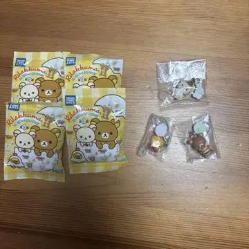 리락쿠마 스트랩 포함 피규어 4개 패키지 세트
