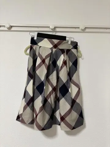 블루 라벨 스커트
