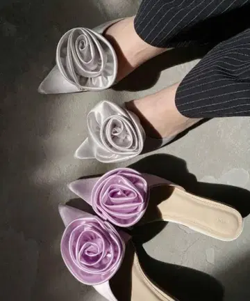 ameri ROSE MOTIF SATIN MULE