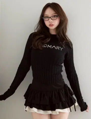 andmary Mary 로고 니트 탑 화이트 블랙