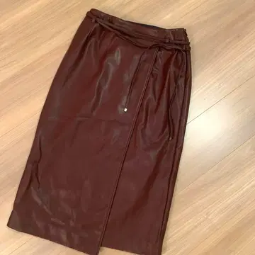 새상품급 BOSCH 인조 가죽 랩 스타일 스커트