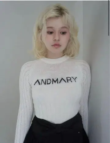 andmary Mary 로고 니트 탑 화이트