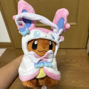 이브이 봉제 인형 판초 피아