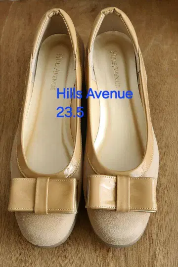 미사용 레벨 Hills Avenue 리본 포함 펌프스