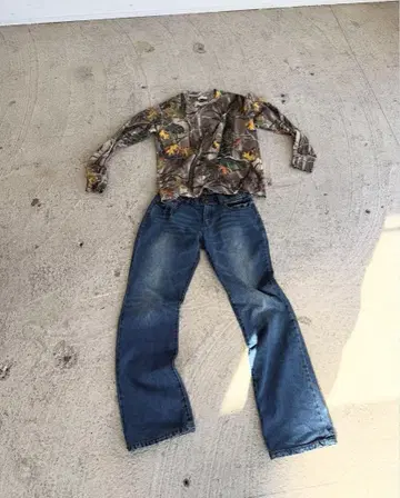 VALLAD Loner FUNNYSTITCH JEANS