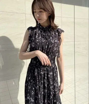 snidel Sustainable 프릴 플리츠 원피스
