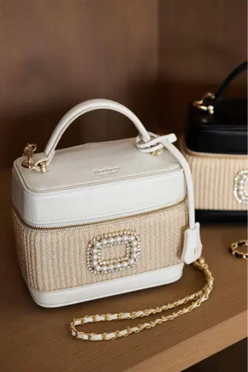 Raffia Effect Crystal Vanity Bag white