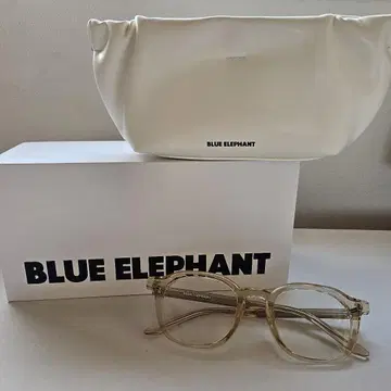 NCT 해찬 착용 모델 BLUE ELEPHANT(블루 엘리펀트)