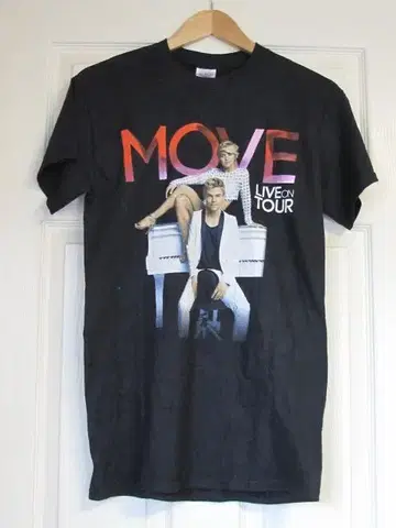 MOVE LIVE on TOUR 티셔츠