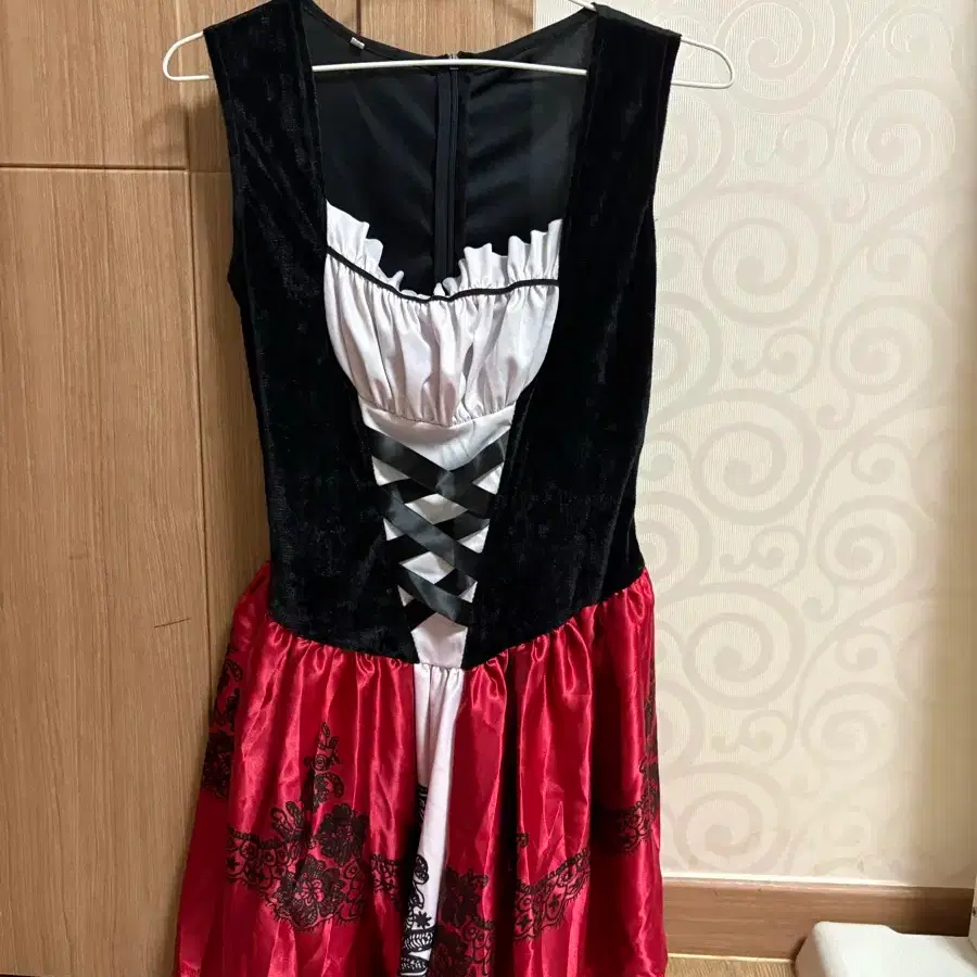 Halloween Red Riding Hood Costume Set!! Party Wear #할로윈데이,#할로윈의상,#빨간망토,#빨간망또,#할로윈원피스  on Bunjang Global Site., image size:900x900