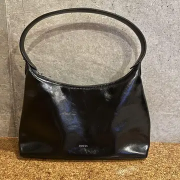 STAND OIL BLACK PLUMP BAG