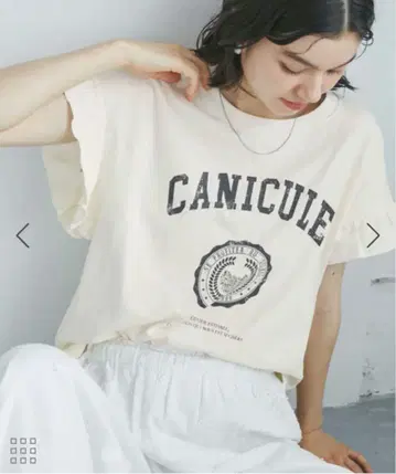 로페피크닉 프릴 아이보리 T셔츠