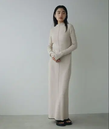 안느크 라인 니트 원피스 36인치
