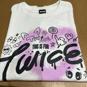 TWICE T셔츠 유니크 디자인