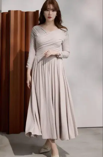 새상품 Herlipto Cache-Coeur Jersey Dress M