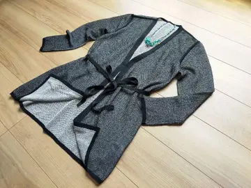 새상품급 Aquascutum 아스큐텀 블랙 면마 혼방 가디건 11호
