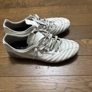축구 스파이크 모나르시다 26.5cm