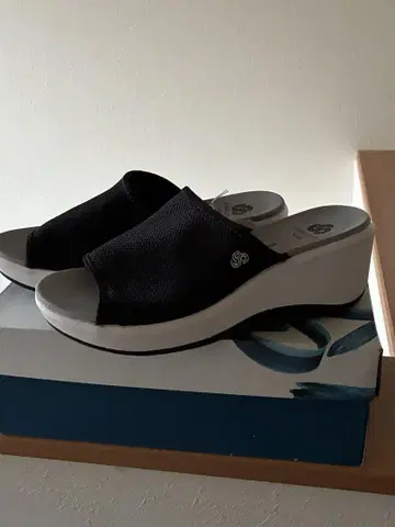 미사용 새상품 clarks 클락스 comfort sandal