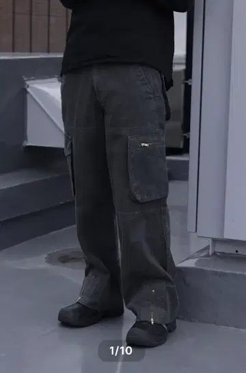 ZARA parachute cargo pants dead stock