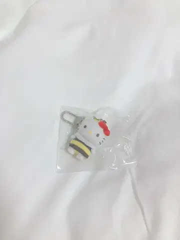 산리오 치비토모 시크릿 키링 키티 벌레 씨