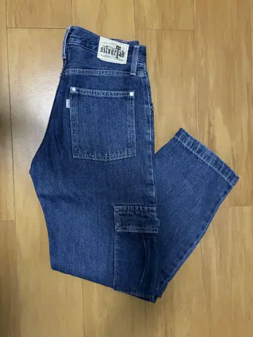 LEVI'S 실버 탭 카고 팬츠